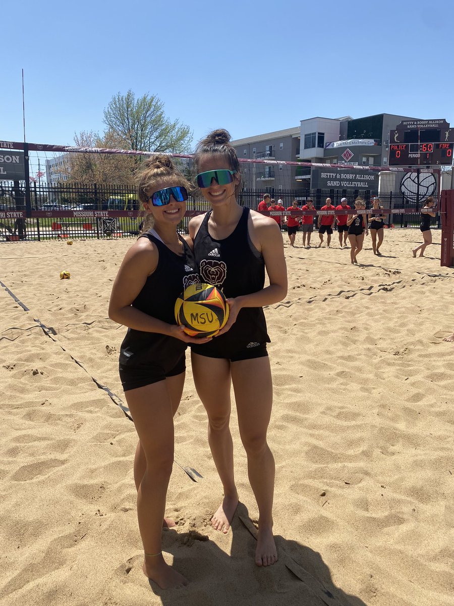 Your Queen of the Beach scrimmage champions!

🏆 Grace Cook and Chloe Tome 🏆