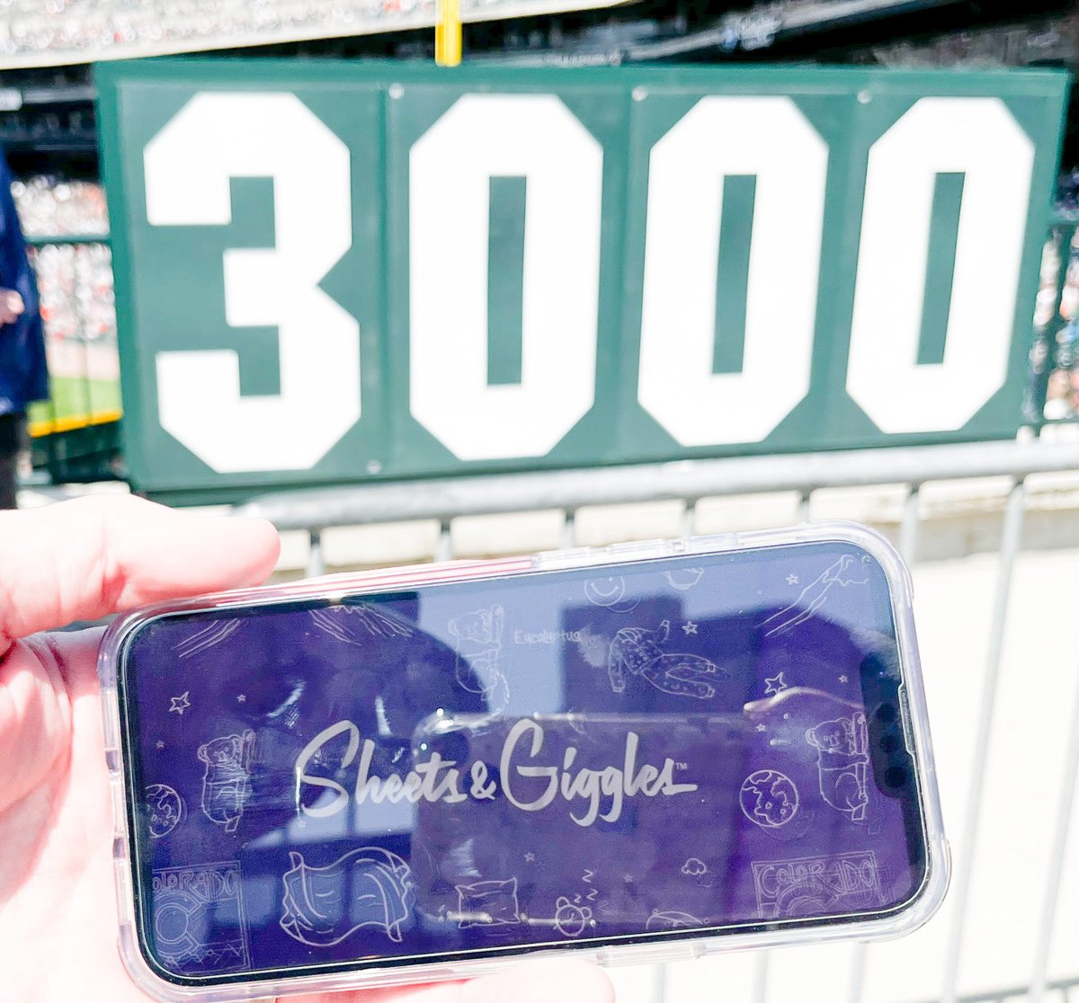 billygil's tweet image. We did it! #3000