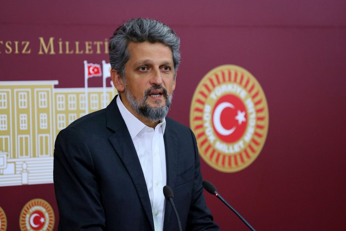voice_turk's tweet photo. ⛪️🇹🇷 Депутат турецкого парламента армянского происхождения от HDP Гаро Пайлян представил в парламент законопроект о признании геноцида армян. Пайлян также предложил возродить имена турецких военных, губернаторов и муфтиев, которые "выступив против резни, были репрессированы". 🧵 https://t.co/iPZuR50ZoI