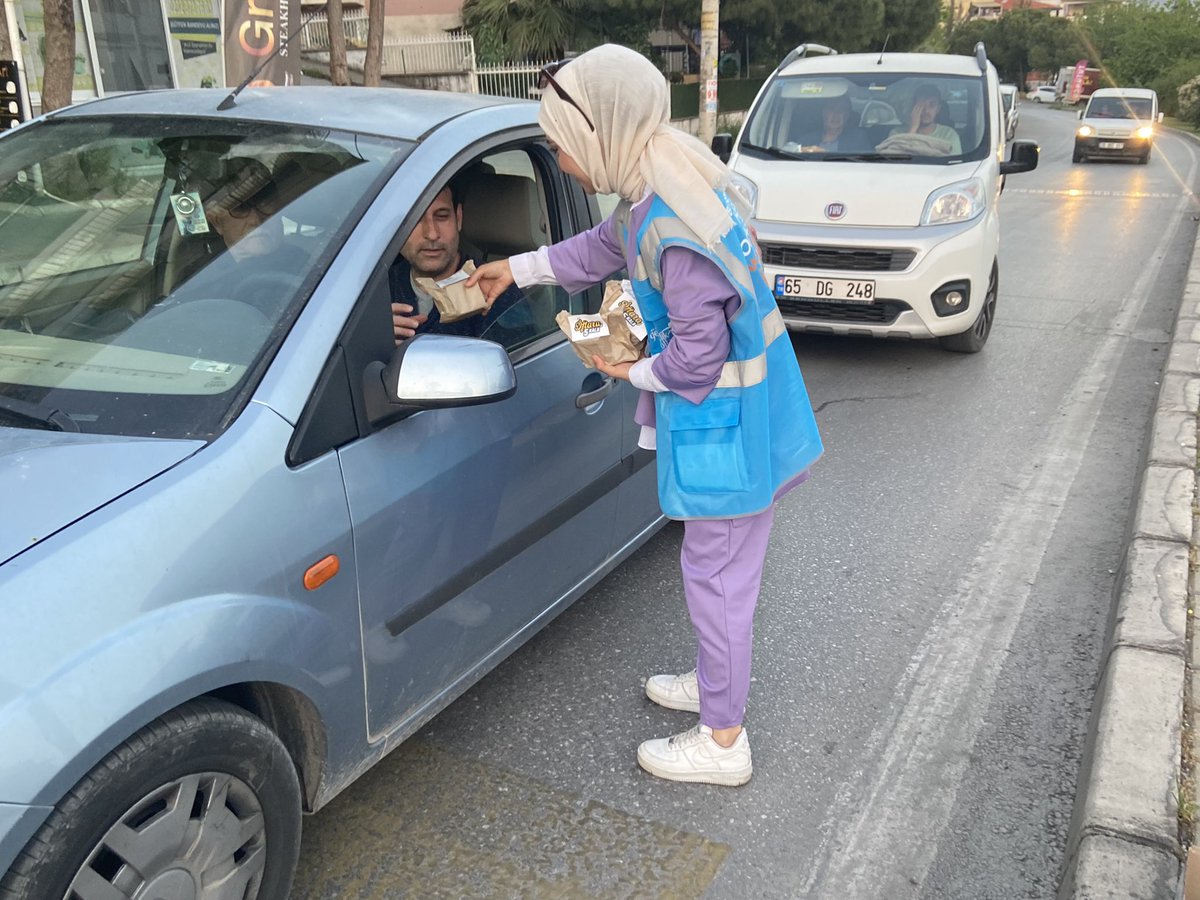 📍Atatürk Mahallesi 
Bornova’nın her yerinde Ak Gençliğin izi var !
İftara mı  yetişemediniz ?
Merak etmeyin ,biz size yetişiriz 😎
#İftara5Kala