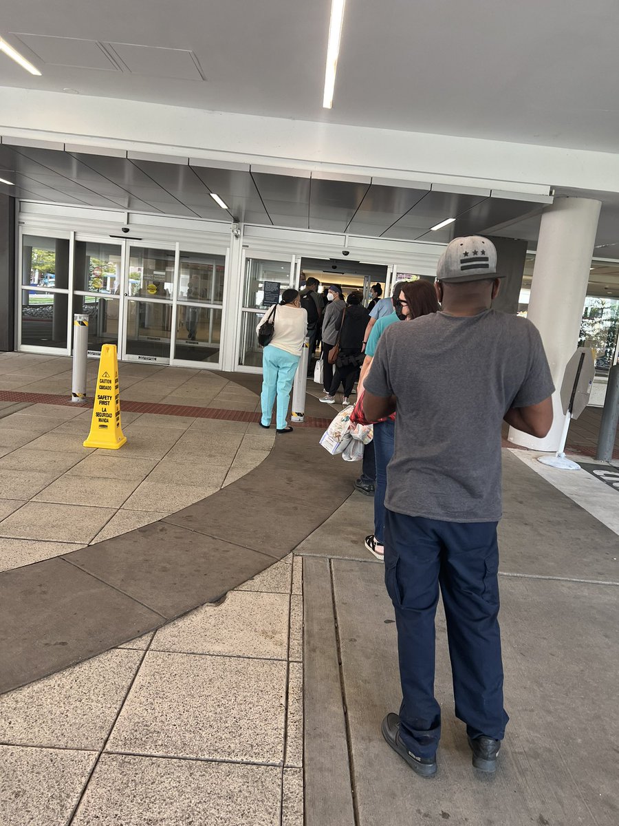 DKnDC's tweet photo. Just to get in to see your sick relative … one person checking you in THIS IS HORRIBLE. @MedStarWHC @MedStarHealth https://t.co/dT3qhzoJX9