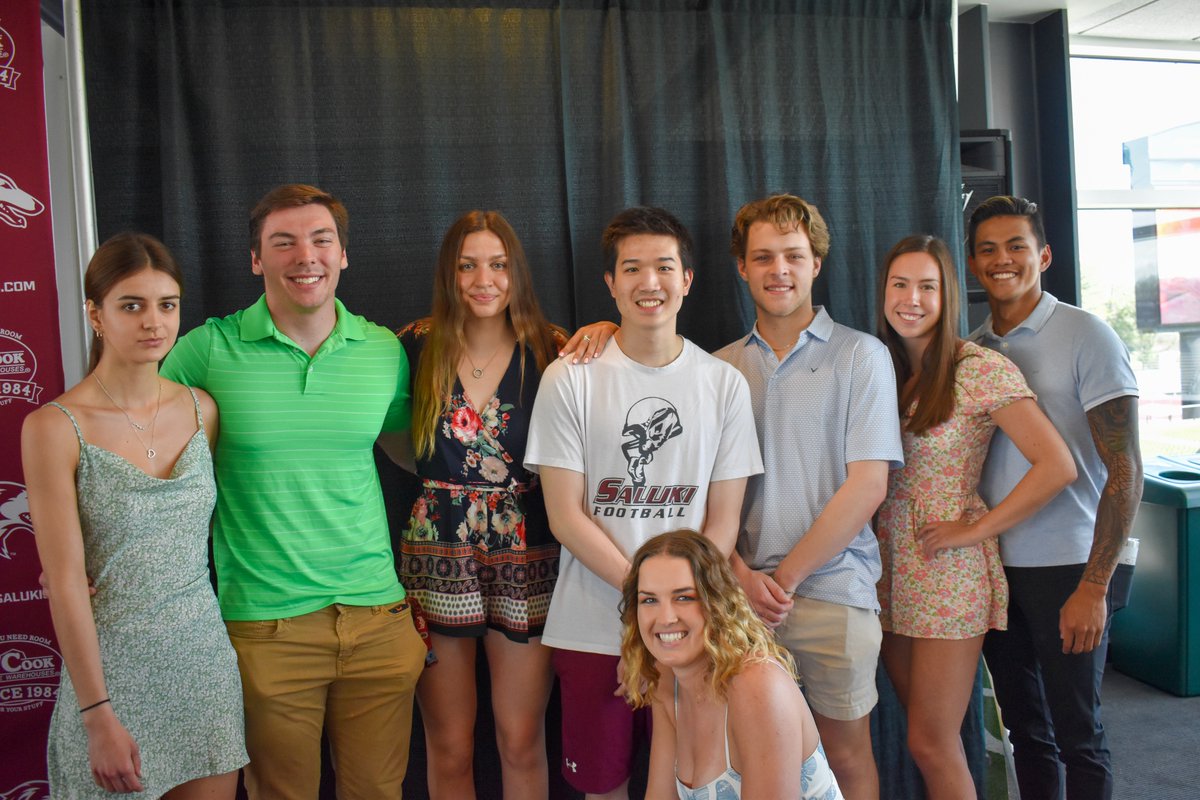 SIU_SwimDive's tweet photo. Our annual End-of-the-Year brunch was a morning of laughs, awards, and food🍳🥓

📸:https://t.co/Hc1vUILJUB https://t.co/rbOiiZweJp