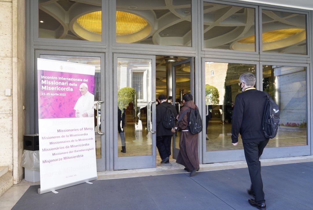 Evange_es's tweet photo. III Encuentro mundial de los Misioneros de la Misericordia
EL MISIONERO DE LA MISERICORDIA: UNA SEÑAL DE ACOGIDA
De los misioneros de la misericordia roma - 23-25 abril 2022
#MisionerosdelaMisericordia #pcpne https://t.co/21sVTyHgcP
