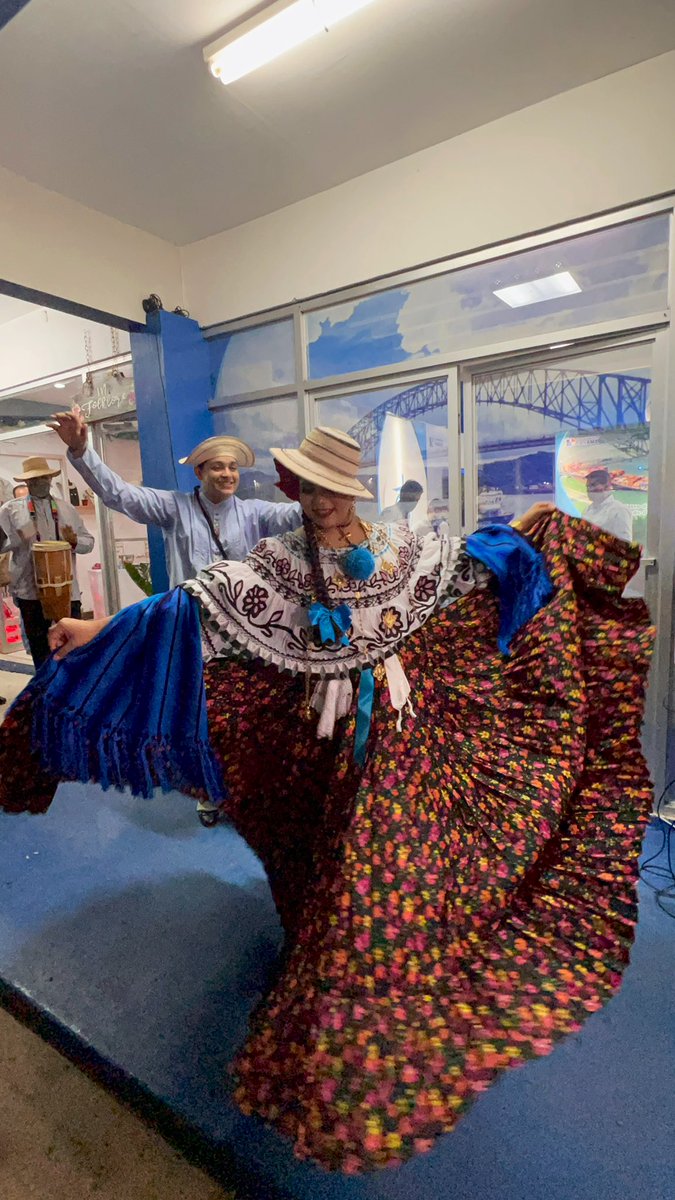 ElviaBustavino's tweet photo. Visita el stand de @AMP_Panama y @aacivilpty en la @feria_de_azuero  
y conoce más de estas industrias en esta feria que impulsa la reactivación económica del país

Un privilegio como tableña poder realizar el corte de cinta por @AMP_Panama 🇵🇦

#Panama #FeriadeAzuero https://t.co/mPDIU75LgR