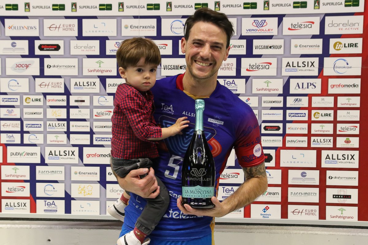 VeroVolley's tweet photo. 🍾 𝐌𝐕𝐏
𝐁𝐞𝐬𝐭 𝐨𝐟 𝐭𝐡𝐞 𝐧𝐢𝐠𝐡𝐭 👉🏻 V̶a̶l̶e̶n̶t̶i̶n̶ 𝐒𝐚𝐧𝐭𝐢 #Orduna! 🥰🧉
#VV 💙 #StrongerTogether https://t.co/WSBrFj5u0b