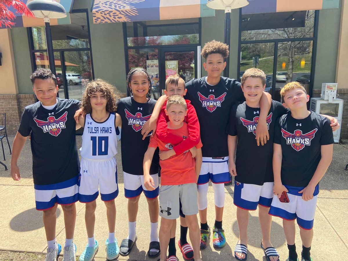 CoachJThompson0's tweet photo. The boys have arrived in Branson. First tourney with everyone playing and healthy. Good luck 2029 Tulsa Hawks. 🏀 #TheFlyWay @TulsaHawks @TulHawksRecruit @Coach_Harvey17 https://t.co/Wa9td2yIva