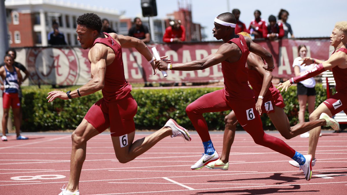 AlabamaTrack's tweet photo. Jekovan Rhetta, Tarsis Orogot, Mason Phillips &amp; Demetrius Jackson combine for a blazing 38.86 to win the men's 4x100m relay, making them the second fastest quartet in school history and the 4th fastest nationally!

#BamaRelays #RollTide https://t.co/2G3nWcbBjX