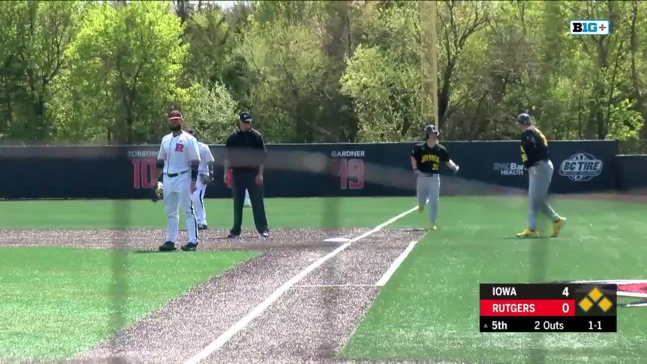 Iowa Baseball on Twitter "T5 CLUTCH! Petersen11Sam with the bunt