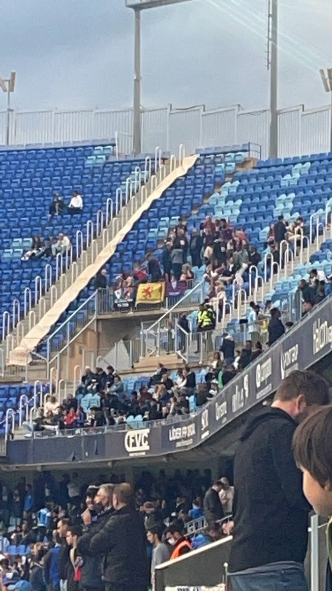 ELB'01 ON TOUR! 

<a href="/MalagaCF/">Málaga CF</a> 1-3 <a href="/SDEibar/">SD Eibar</a>

Importantísima victoria en un  partido clave en la lucha por el ascenso. +3 💪 
Pocos pero locos, con la vieja guardia al pie del cañón, presentes en La Rosaleda.
Honor a la hintxada eibarzale desplazada.

JO TA KE!