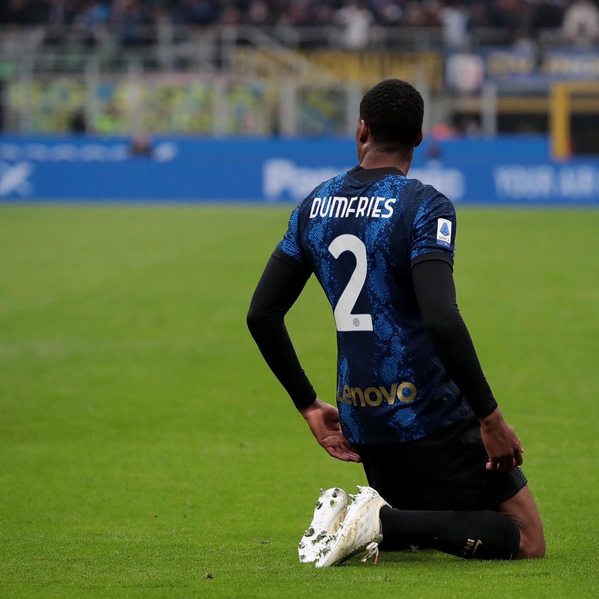 DenzelJMD2's tweet photo. We've got five finals ahead of us in the league! Let's do this together. Incredible atmosphere today! ⚫🔵 #ForzaInter https://t.co/OSESZ72YNo