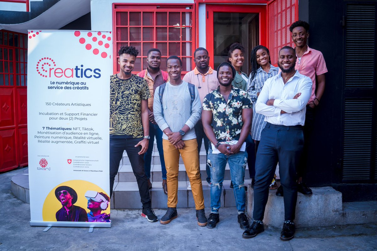 banjHT's tweet photo. Un grand merci à @OliGart pour la formation hier sur la réalisation de Graffiti en Réalité Virtuelle dans le cadre de #Creatics https://t.co/wa6lug4FEu