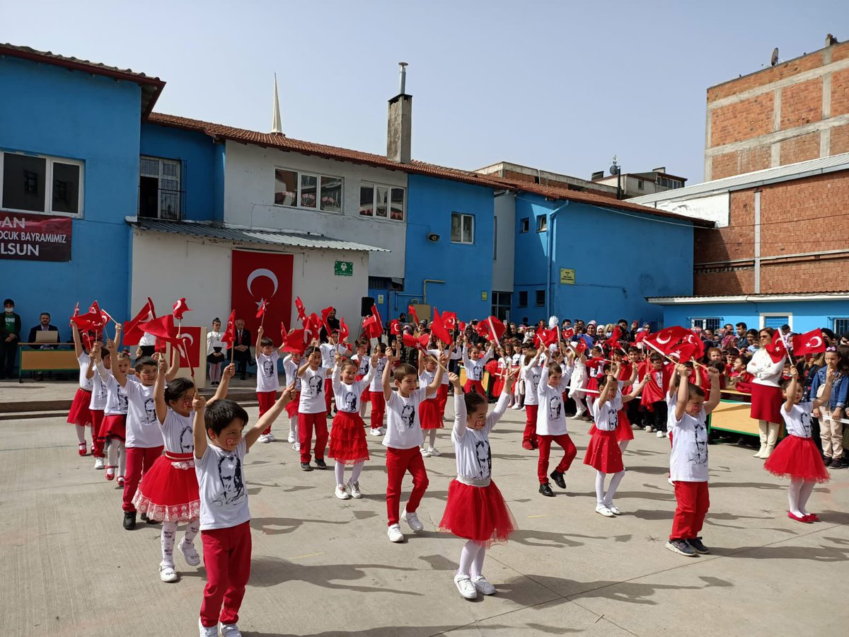 Bafrabarbarosi1's tweet photo. 23 Nisan Milli Egemenlik ve Çocuk Bayramı’mız kutlu olsun.🇹🇷
#TBMM nin kuruluşunun 102.yılında Gazi Mustafa K.ATATÜRK'ü,silah arkadaşlarını,şehit ve gazilerimizi rahmetle,hürmetle anıyoruz.
@mehmetalikatip1  @osmancakir60 @Recepzc86133724 @FahriGuler55  @ayan2549 @DeryaDlger2 https://t.co/nhs6VIoiei