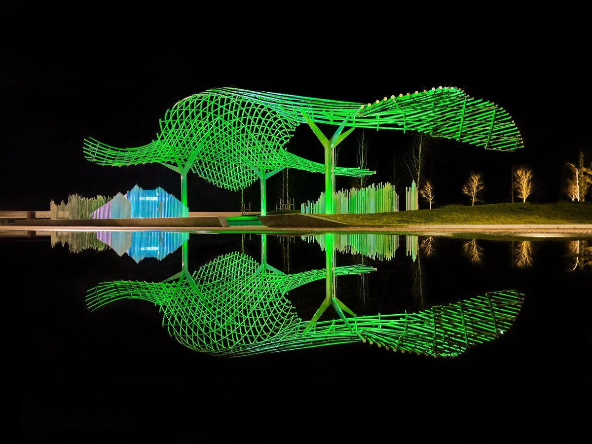 DundeeCulture's tweet photo. 😍🐳💚 Wowza! The Tay Whale goes green! This was during Earth Hour last month and @shahbazmajeed captured this absolutely striking shot of it! I love this!

📍 Tay Whale, Waterfront Place
📸 @shahbazmajeed https://t.co/2mikPBTA4u