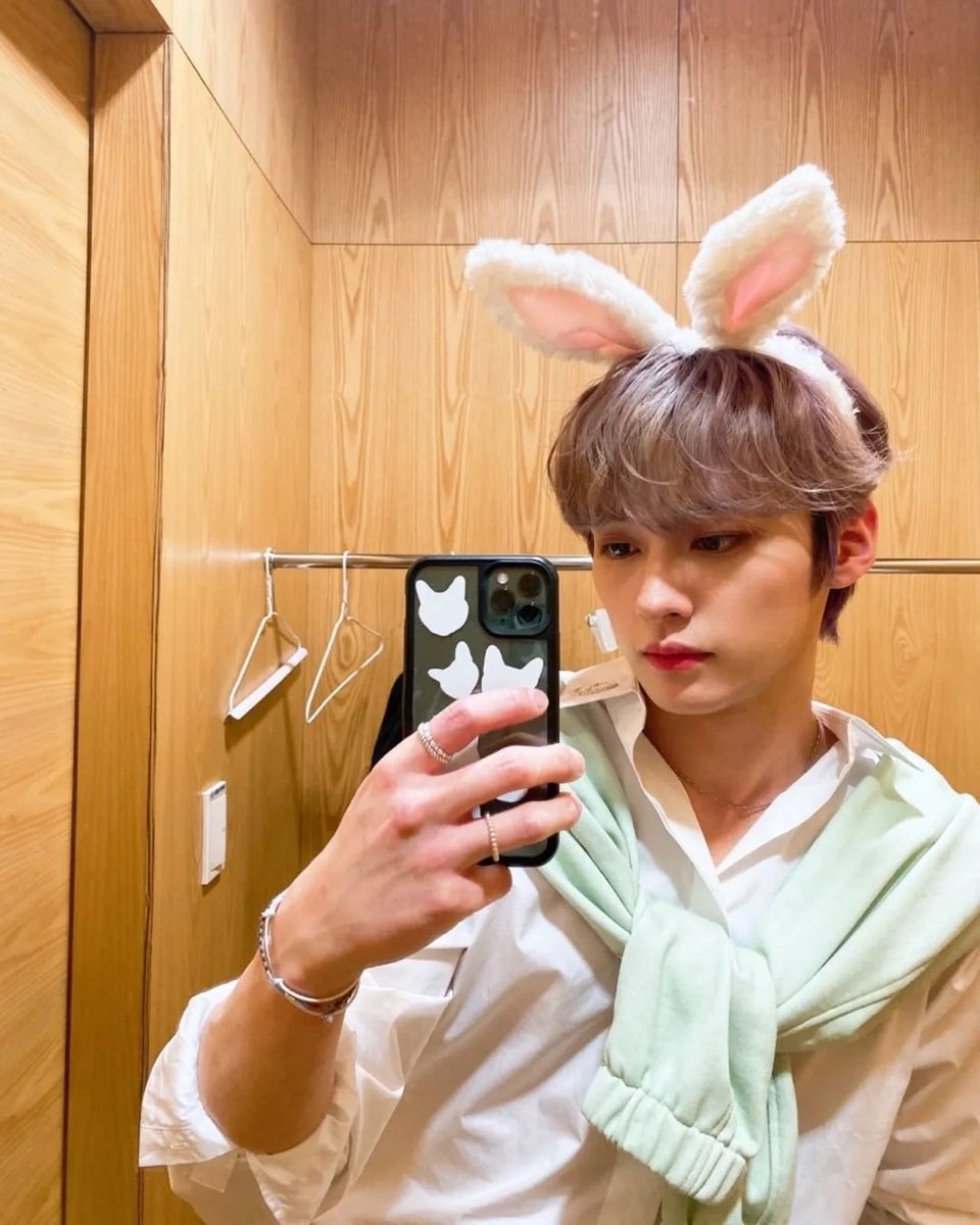 LeeKnowFr's tweet photo. 23.04.2022 | Instagram

Music Core Monde 🎶 Lapin 🐰 
#LeeKnowIsCute #MusicCore #WooJuHo #🚀 

©Realstraykids
Trd: C9 &amp; Lee Know France https://t.co/6Hh1OWjmvP