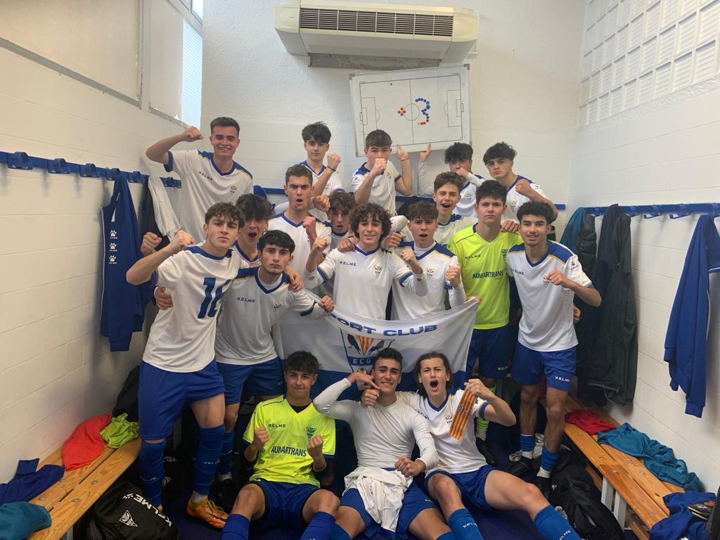 ecgranollers's tweet photo. SENSE PARAULES...🤍💙

El CA guanya al RCD Espanyol per (1-0) i segueix fent història en una temporada per emmarcar. 

Brutal nois, enhorabona!⚪️🔵

#futbolbaseECG💪 https://t.co/Hcspjq4zQe