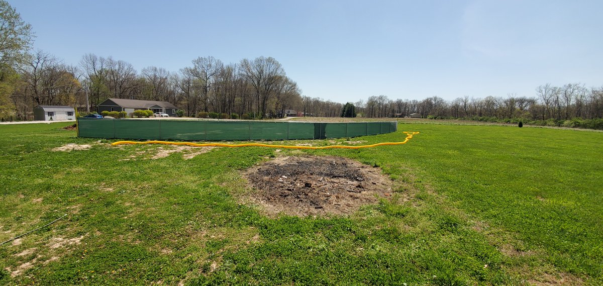 BigStrikeWiffle's tweet photo. Outfield Wall Day https://t.co/nmDXaujv1C