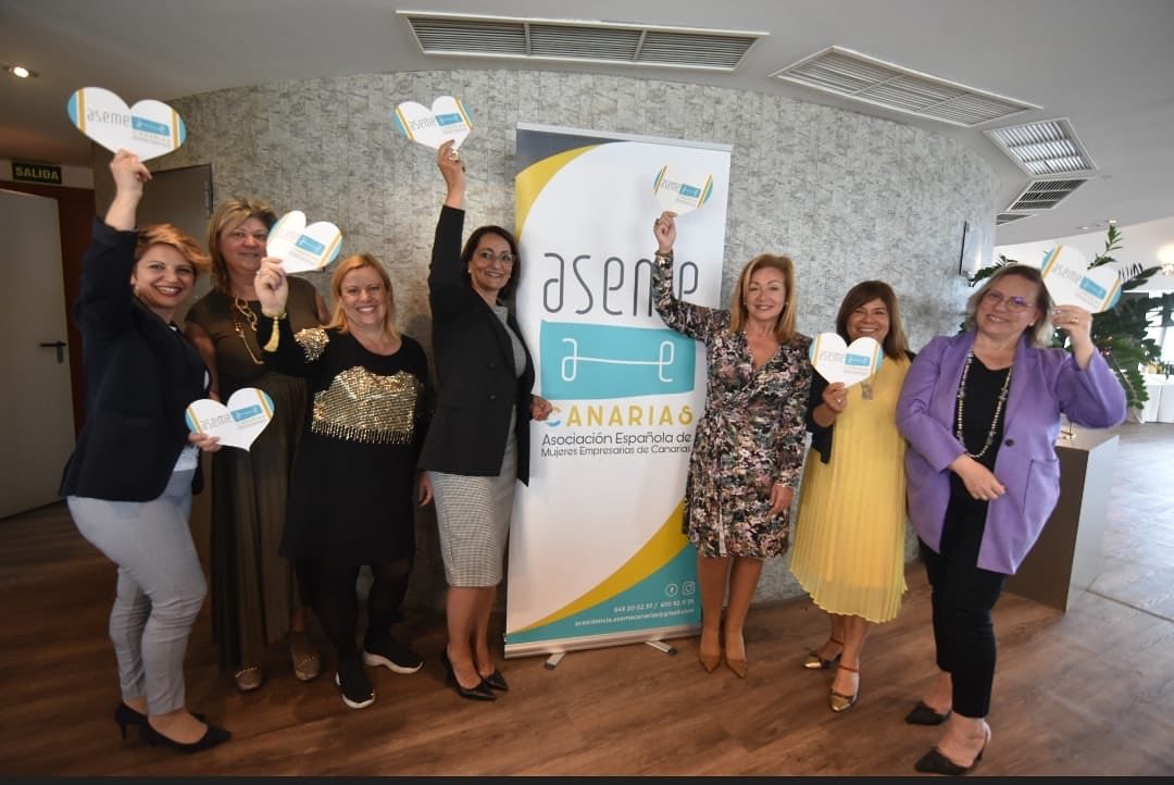 Sin mis compañeras de la junta directiva de Aseme; sin su apoyo y sin su trabajo no sería posible sacar adelante el proyecto que tanto amamos de <a href="/AsemeCanarias/">Aseme Canarias</a>. Agradecida siempre por su motivación y su colaboración desinteresada.