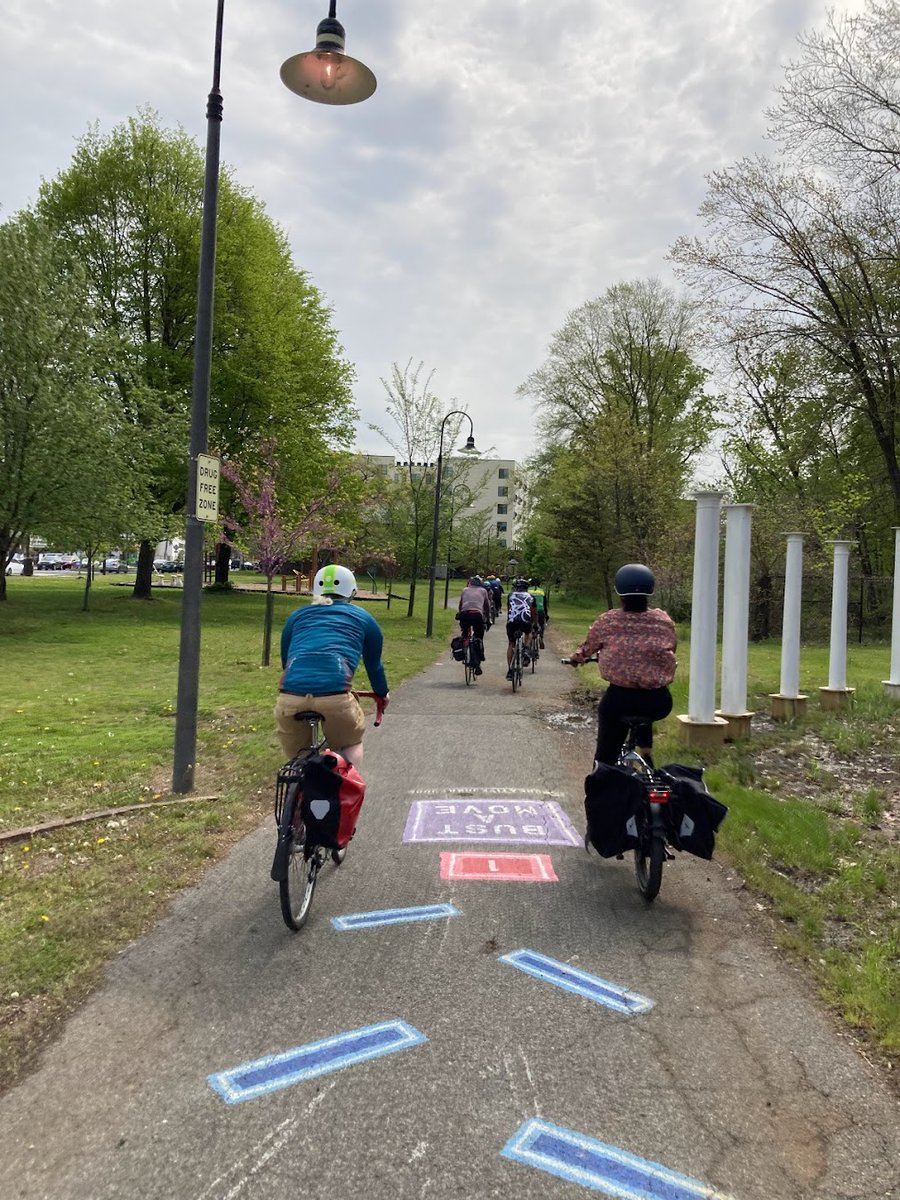 TrailsCoalition's tweet photo. We had an absolute blast on our #CelebrateTrailsDay ride! Thanks to @JafeCycling and @WABATrailRanger for cohosting plus our @DDOTDC and @PGPlanningMD trail planners for expert insight! #trails #AnacostiaRiverTrail #MarvinGayeTrail #dcbikes https://t.co/H5HJ92uyTM