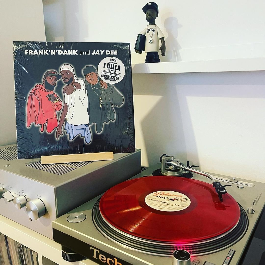 Franknitt's tweet image. Happy #RecordStoreDay
Reposted from @chezonafe Frank’n’dank
#jaydee 
#JDilla 
@deliciousvinyl