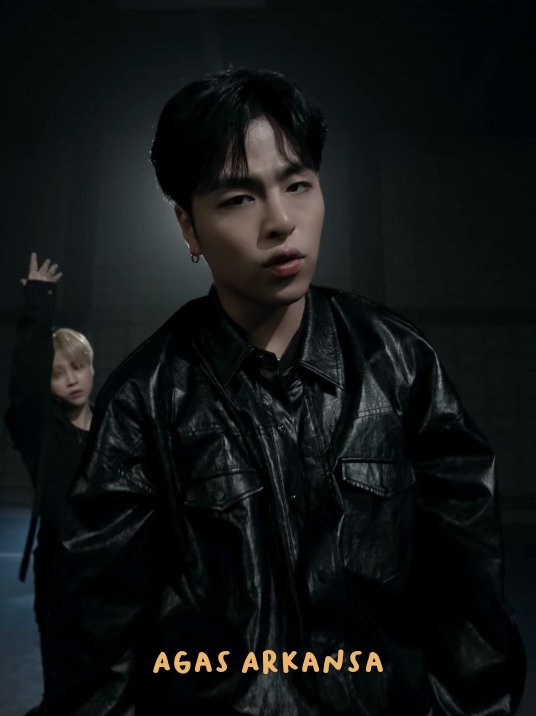 cuteguyjunhoe tweet picture