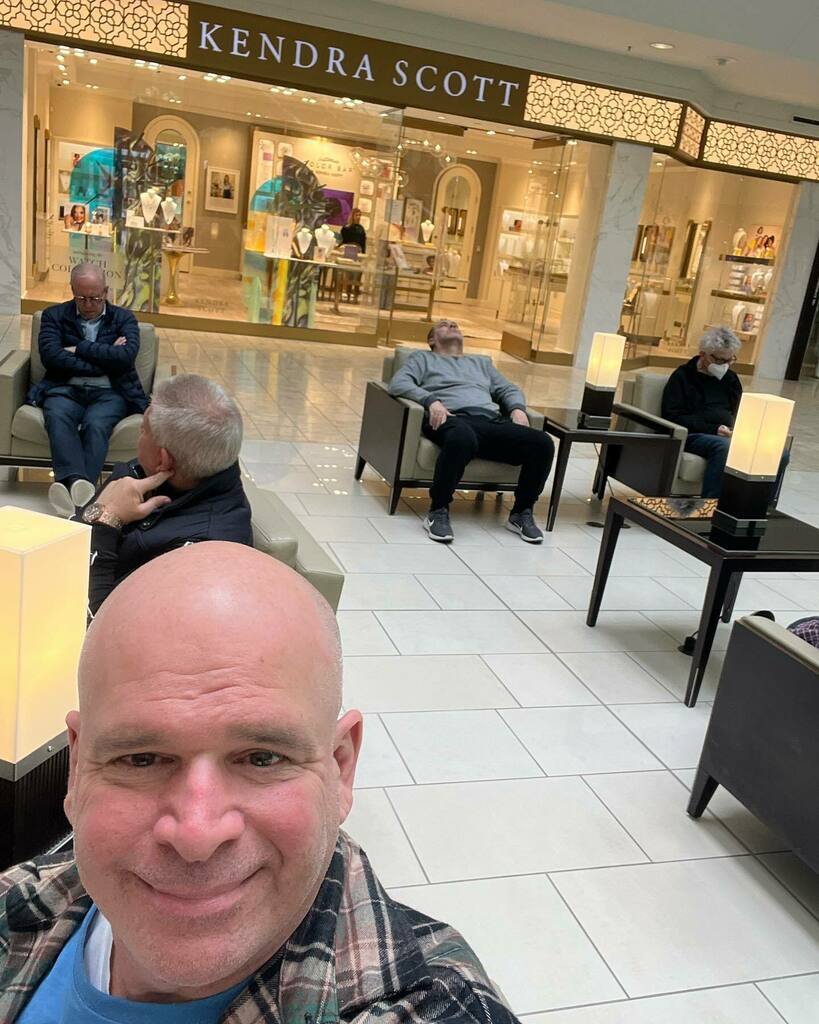 mark_kline's tweet photo. Official #manchair section @shorthillsmall
.
.
.
#miserablemen #miserablemenwaiting @dawnydawndawn https://t.co/WjBLCY8azL https://t.co/e47VxOjZf0