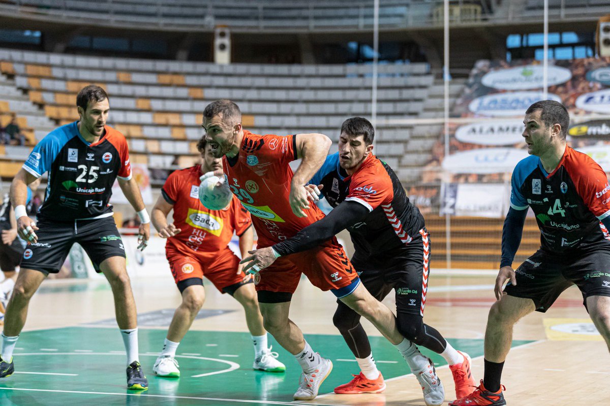 BmHuesca's tweet photo. 🏆 32 Liga Sacyr @ASOBAL
🗓 Jornada 25
📢 FIIIIIIIIIIIIINALLLL‼️
Sufrido, sufrido empate en el Palacio.
🔺 @BmHuesca 24
🔺 @UnicajaBanco @bmSinfin 24
Estadisticas 👇
https://t.co/6rv18OBS7P
#HCASIN #LiveAsobal #LigaSacyrASOBAL #VamosBada #BadaHuesca https://t.co/DQb2D9lJIX