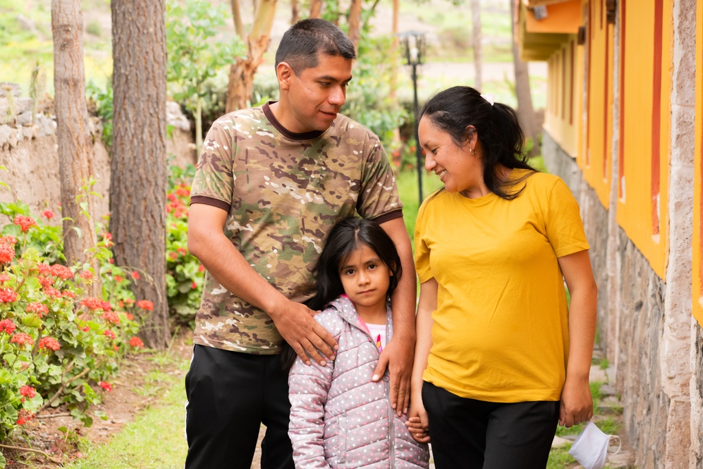 bigdayofgiving's tweet photo. Let's hop into the weekend with another #MeetBDOG! Today, we're all about @OpeningDoorsInc. Opening Doors envisions a world in which migrants and refugees lead lives of joy and belonging, embraced by welcoming communities. https://t.co/kscpqtoABl