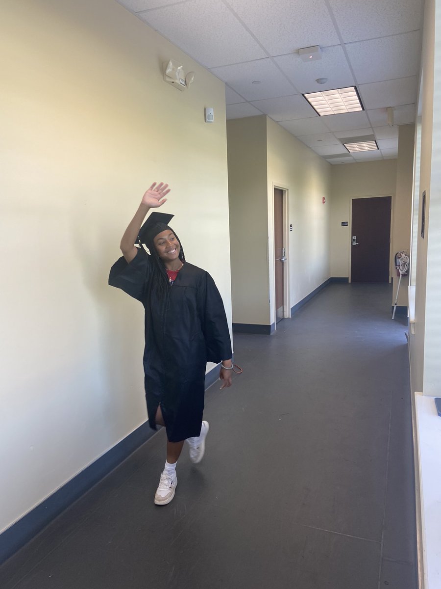 CatUCatwalks's tweet photo. Road Game 8 …

Commencement @ Queens
#royallyf*ed https://t.co/8t8YiUc5Nw