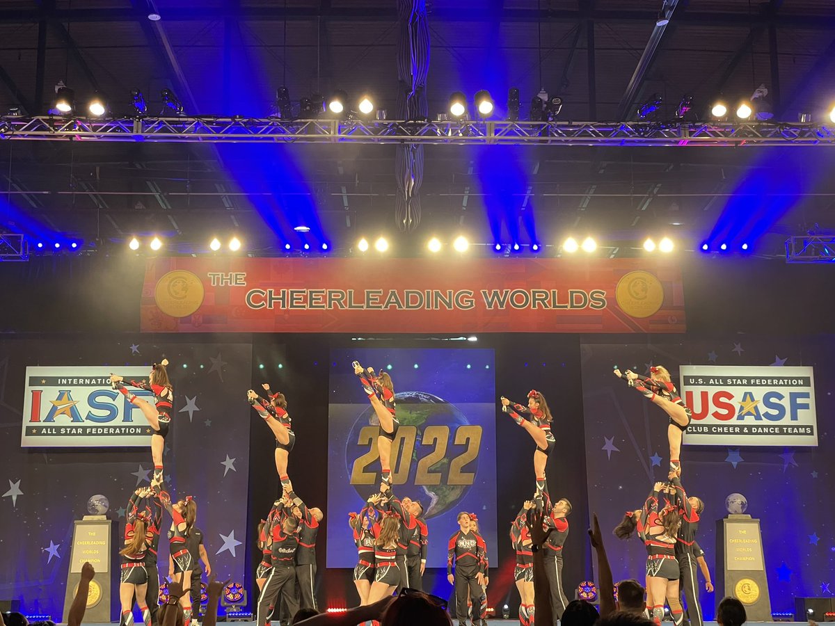 CheerTheory's tweet photo. cinq taille sept huit je vois une routine parfaite RND Elite All Stars (Canada) - WICKED 🤩🤩🤩 PICTURE PERFECT!! (couldn’t choose just one)❤️‍🔥

#CheerWorlds2022 #VISA https://t.co/BKkagdi8Zs