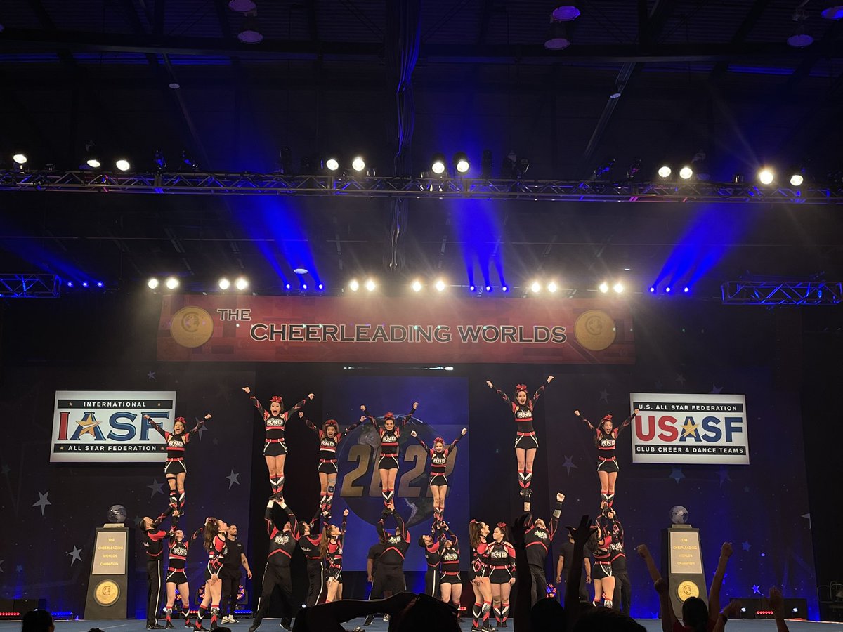 CheerTheory's tweet photo. cinq taille sept huit je vois une routine parfaite RND Elite All Stars (Canada) - WICKED 🤩🤩🤩 PICTURE PERFECT!! (couldn’t choose just one)❤️‍🔥

#CheerWorlds2022 #VISA https://t.co/BKkagdi8Zs
