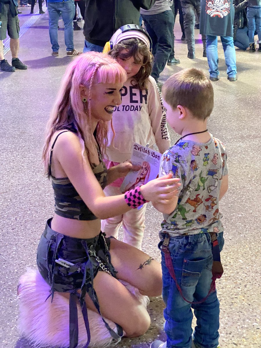 Helen Tate tweet media