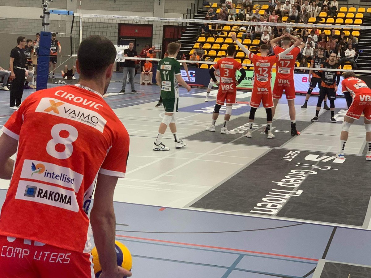 VCGREENYARDMsk's tweet photo. #MatchDay #6 in the Champions Final 4 of the #EMVolleyLeague: Lindemans Aalst - VC GREENYARD Maaseik
Set 3: 9/12
@LindemansAalst @EMVolleyLeague #AALMSK https://t.co/DwIkAbf34x