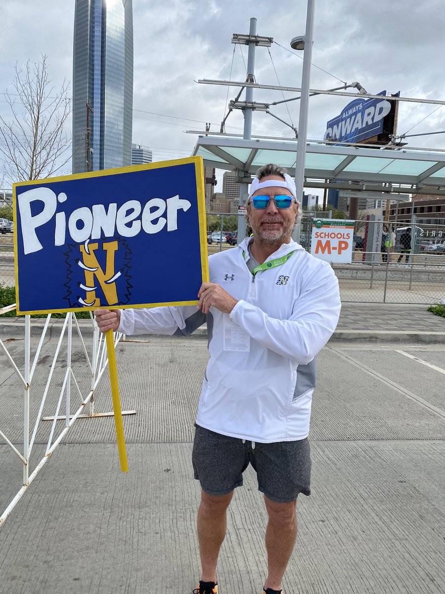 jmyersnps's tweet photo. Working the Kid’s marathon corrals for #GoBears runners from Pioneer ES. Great job @AmyersAmanda https://t.co/Vz38Sza4sI