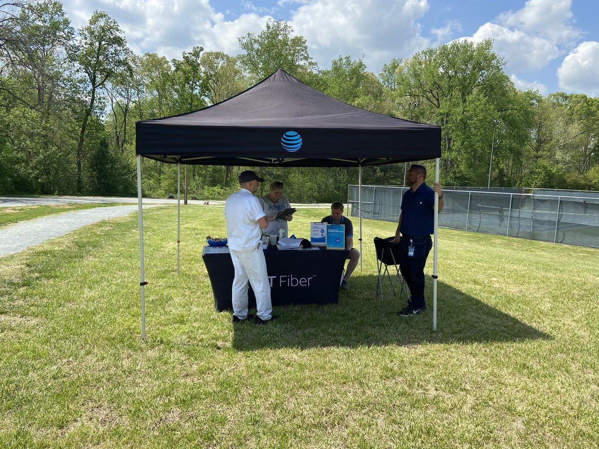 DiggsOBC's tweet photo. Out in Graham,NC today making magic happen with the new fiber in the area! Let’s go 🐍 💎 #IHX #IHXBEAST #OBCNC #OBC #AllGasNoBreaks🏎 @AristotleA5 @CStanley_711 @IHXChrisW @NealxNeal https://t.co/zgRBNZhMDI