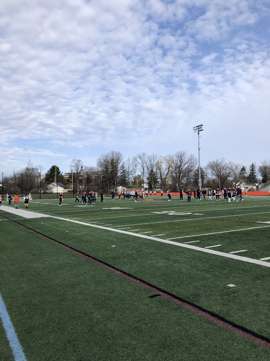 MatthewRagusa10's tweet photo. Thank you @CoachGerbino and @CoachFaggiano for the amazing day at @Utica_Football I really enjoyed the campus and the hospitality. I learned a lot about the amazing academic and football program at Utica. @CoachMeisse https://t.co/l0nw5hjtPX