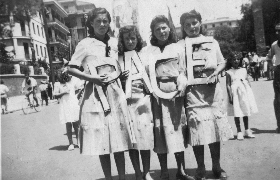 Ludo_Sil's tweet photo. Mia madre partecipa nel 1947  sfilata via Nazionale a #Roma  x la fine della #guerra. #25aprile2022 https://t.co/YhnhFz0l50