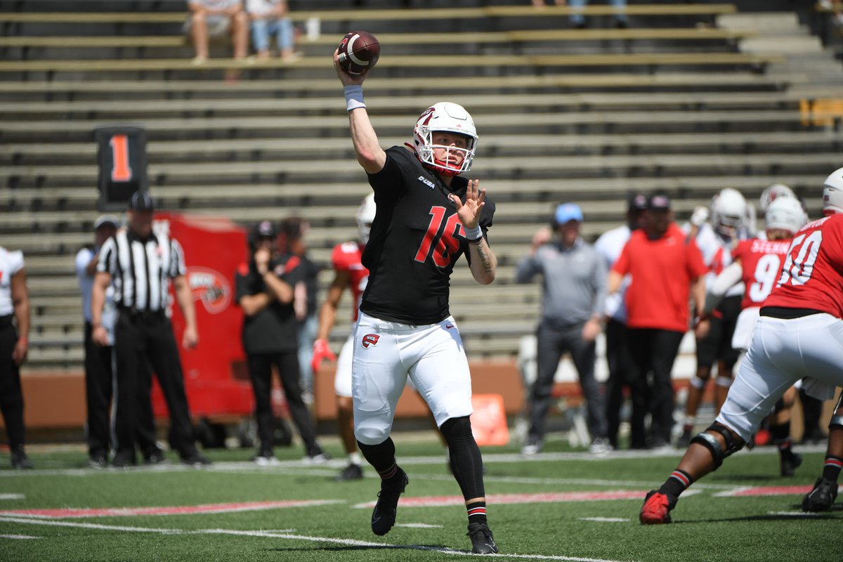 WKUFootball's tweet photo. The 🔴 strikes back with a 2-yard TD run by @JavyBunton!

The score was set up by a long scramble by @Areed365 and a 40-yard pass from Reed to @HelmsRiver 💪

#GoTops | #SpringBall2022 https://t.co/hbLBYYVKyr