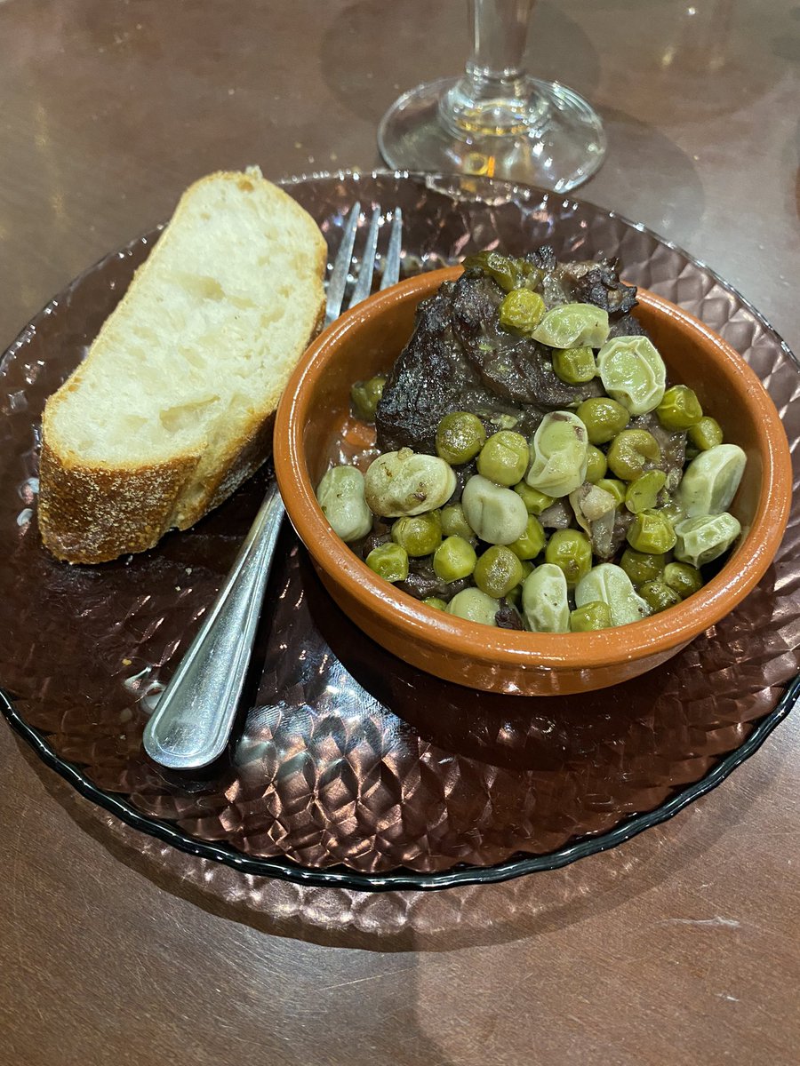 WanderlustTB's tweet photo. Rematando el día de #JornadasVerdurasCalahorra con unos pintxos en el Hotel @CiudadCalahorra (PD: Algunos no tuvieron ni foto… entraron solos) https://t.co/KIyzTc5NbR