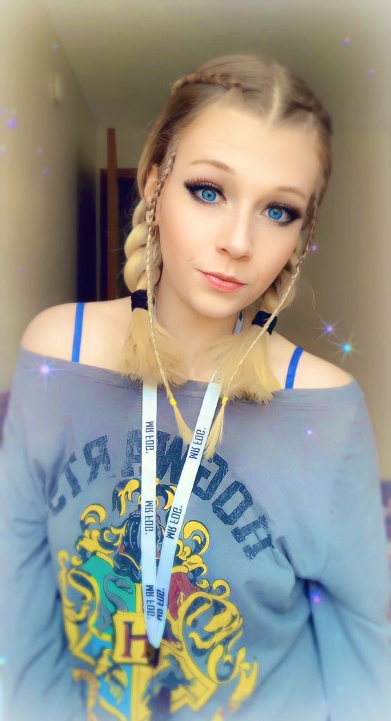 SareBare0420's tweet photo. Felt Pretty💜 https://t.co/kzcEbK35Qj