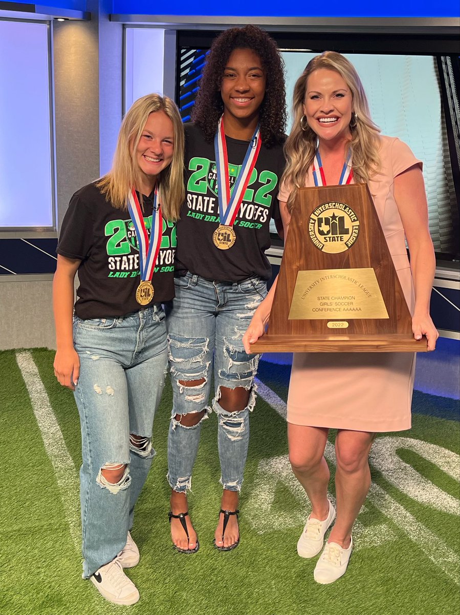 ImErinHartigan's tweet photo. Two of us are nationally-ranked HS soccer *freshmen* fresh off leading @SCLDS to 3rd title. The other an old has-been they let hoist the hardware. Future’s bright! In fact, @Beast_Z3 @KennedyFuller07 break some big offseason news on Sunday’s #HSSpotlight 👀 10:30p @BallySportsSW https://t.co/j6RnKV08eq