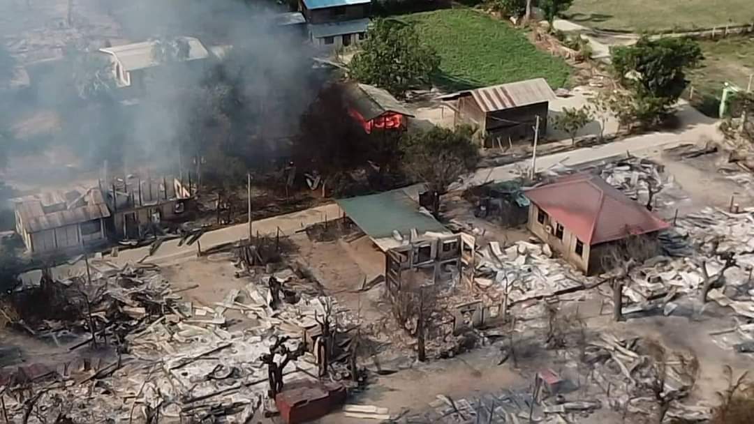 DrWinMyatAye's tweet photo. On 23.04.22, Junta forces torched &amp; destroyed at least 70 houses &amp; killed 1 person in Kin Ma village, Sagaing. They are repeatedly committing crimes against humanity in various parts of Myanmar. Their crimes must be punished by international law.
#ProtectMyanmarPeople #WarCrimes https://t.co/bIUmXMhXDX