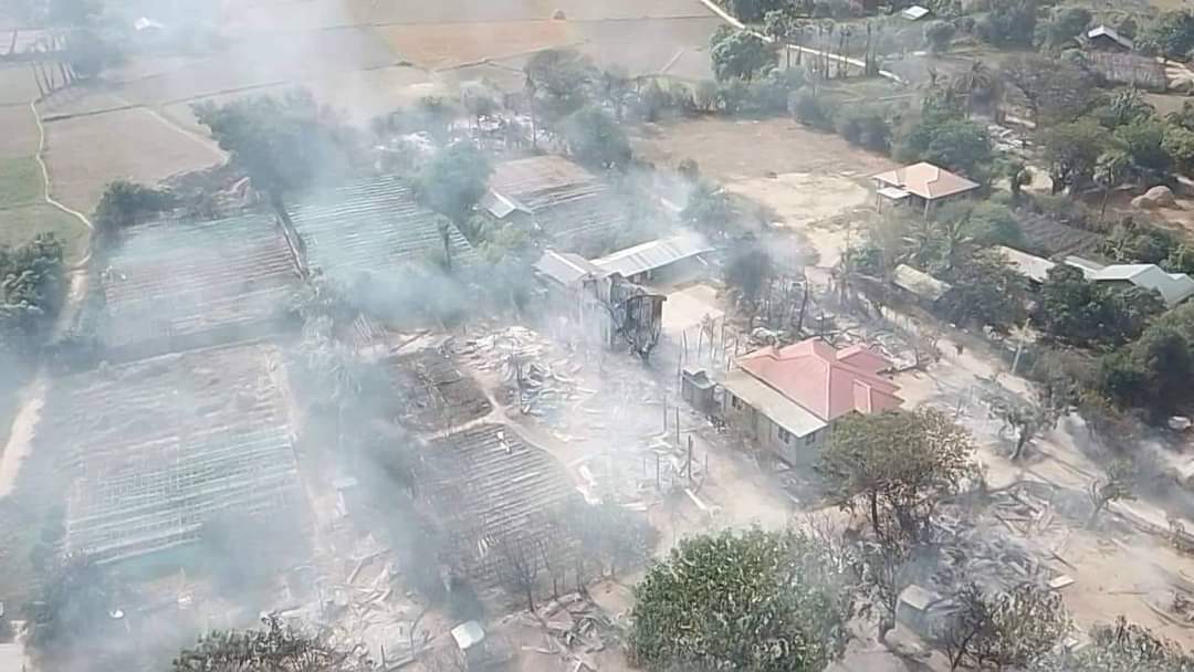 DrWinMyatAye's tweet photo. On 23.04.22, Junta forces torched &amp; destroyed at least 70 houses &amp; killed 1 person in Kin Ma village, Sagaing. They are repeatedly committing crimes against humanity in various parts of Myanmar. Their crimes must be punished by international law.
#ProtectMyanmarPeople #WarCrimes https://t.co/bIUmXMhXDX