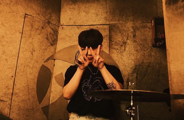 ode_purples's tweet photo. Up date IG hereweareode 21 04 2022 Jebidabang 💜 #ode #오드 #밴드오드 #인디밴드 #indiband #ohjekyung #youngjun #kimsiin https://t.co/M7UnbOd6rT