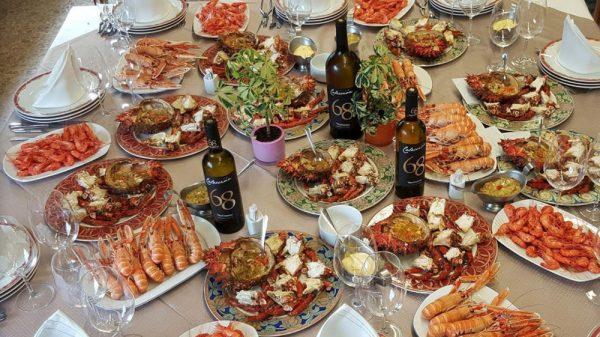 Asturia08448452's tweet photo. @VizcayaJucil @laartillera1 @CHIQUITAREINONA @PabloCamPiq @JUPOLCOMUNICAC1 @perquisidor @kenaydrago @cristinasegui @MariaPigolo @EGE1099 @CONCHA_ZARAGOZA Raro raro raro ni que les pagará el sueldo el gobierno🧐
#UGT
#CCOO
#Mariscadas https://t.co/nD0uycZMcU
