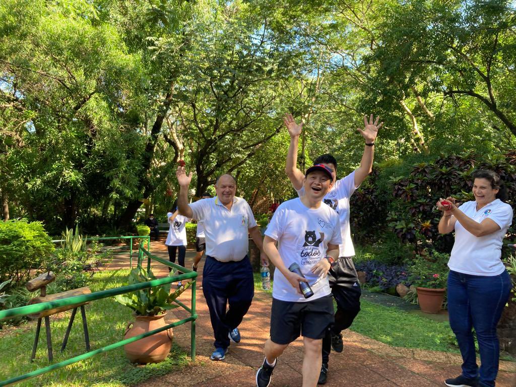 TW_Paraguay's tweet photo. ¡Hermoso día con las Asociaciones hermanas en el Parque de la Salud celebrando el Día mundial de la Salud! 🤝🏼🥰 

Agradeciendo el sacrificio de los personales de blanco y apoyando el ingreso de Taiwán en OMS. 💪🏼🇹🇼🇵🇾 https://t.co/Sgccp8OvXN