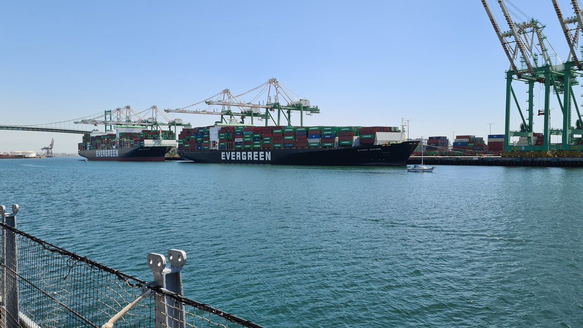 Drachinifel's tweet photo. What could possibly go wrong today?
-Looks to the aft port quarter-

Oh no....

#thereanddrachagain @TheElliottBoyle https://t.co/75hpw1RsQN