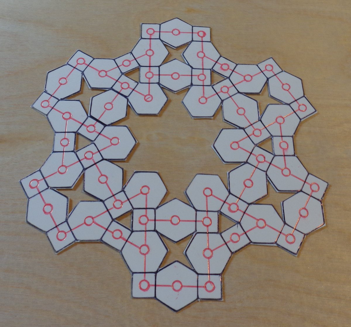 AlbertPCarpent1's tweet photo. A few more for the catalog of #structuralgraphs constructed with #metagons. #structuralgraphtheory #graphtheory #math #maths #STEM #geometry https://t.co/op3kHEdxGH