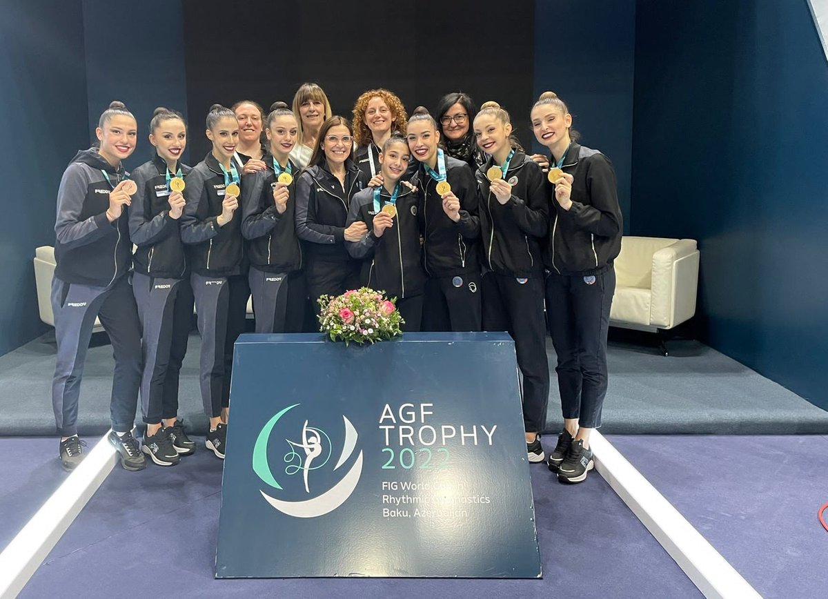 giomalago's tweet photo. La #ginnasticaritmica azzurra domina in Coppa del Mondo. A Baku doppio, storico podio nell'All Around individuale: successo di Sofia #Raffaeli, terza Milena #Baldassarri. Festa completata dalle Farfalle che volano sul gradino più alto del podio. Fantastiche! @Federginnastica https://t.co/vLF1njgx52