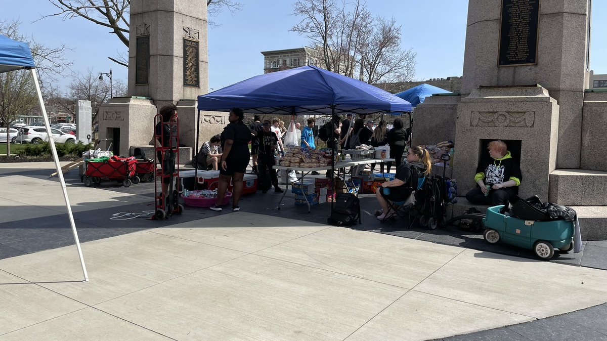 JustinBachman3's tweet photo. Before marching, the event is planned to be a cookout celebrating the life of Patrick Lyoya. @wzzm13 https://t.co/rslzEp9nc4