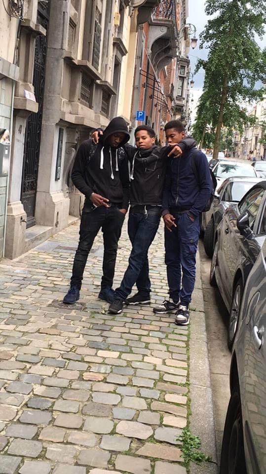 winandy_john's tweet photo. En 8 ans vous avez tjr été à mes côtés, vous m’avez vue grandir et on a tout fait ensemble. Mtn on est plus que 2 mon sang … Soit fort🩸💔🕊      #Onelovemesfrères https://t.co/SMjOUfjmej